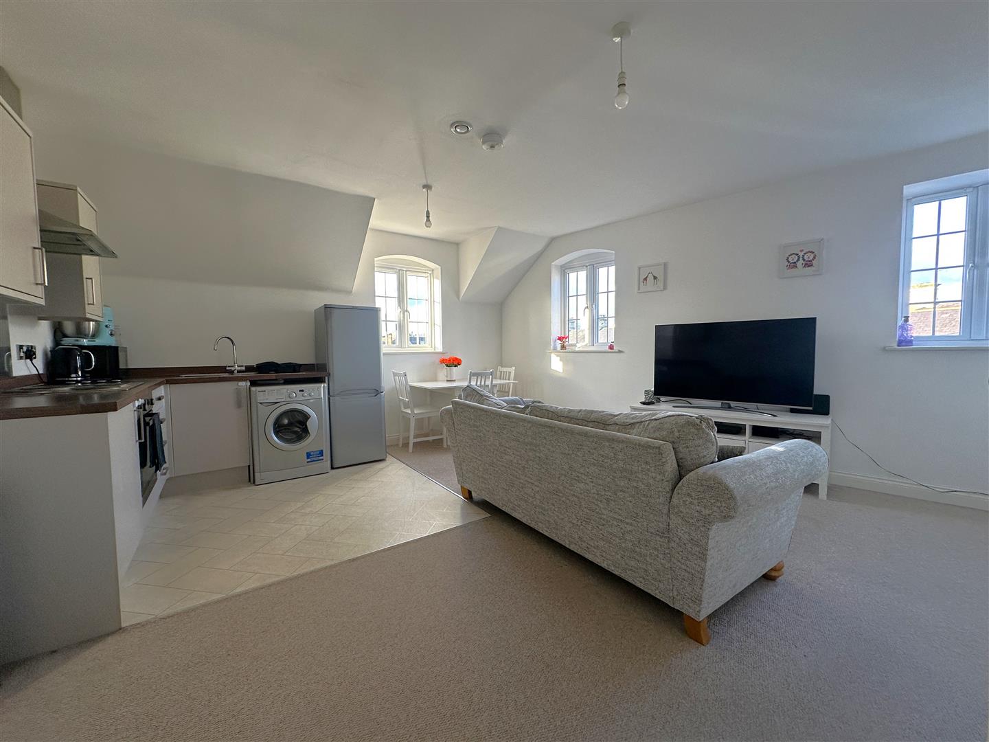 West End Close, Chippenham